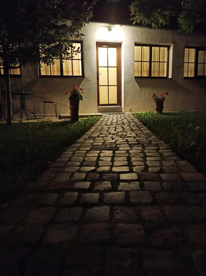 Courtyard Studio Oradea Exteriér fotografie