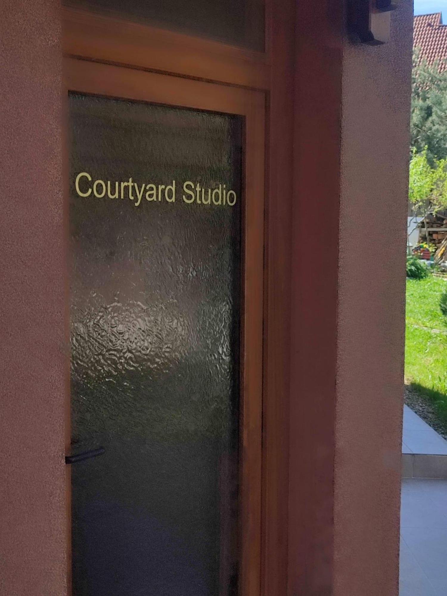 Apartmán Courtyard Studio Oradea Exteriér fotografie